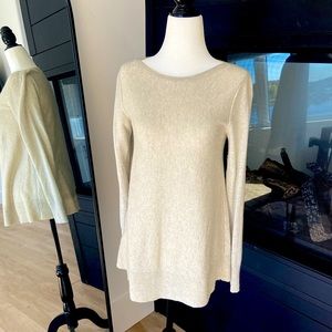 100% Italian cashmere sweater